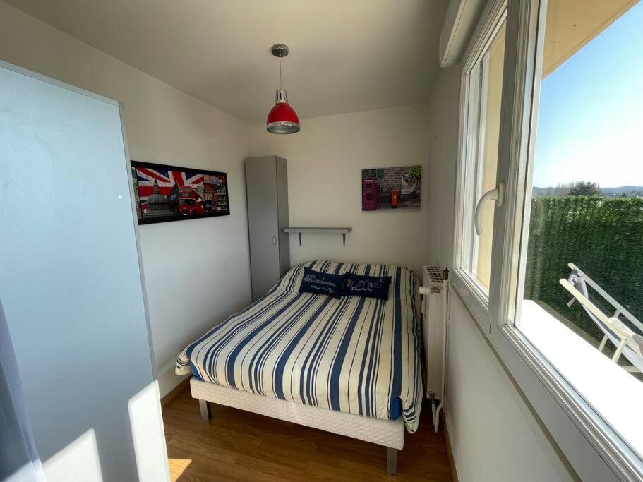 Appartement Chaleureux , Cosy, Bien Equipe Et Bien Place Sedan Eksteriør billede