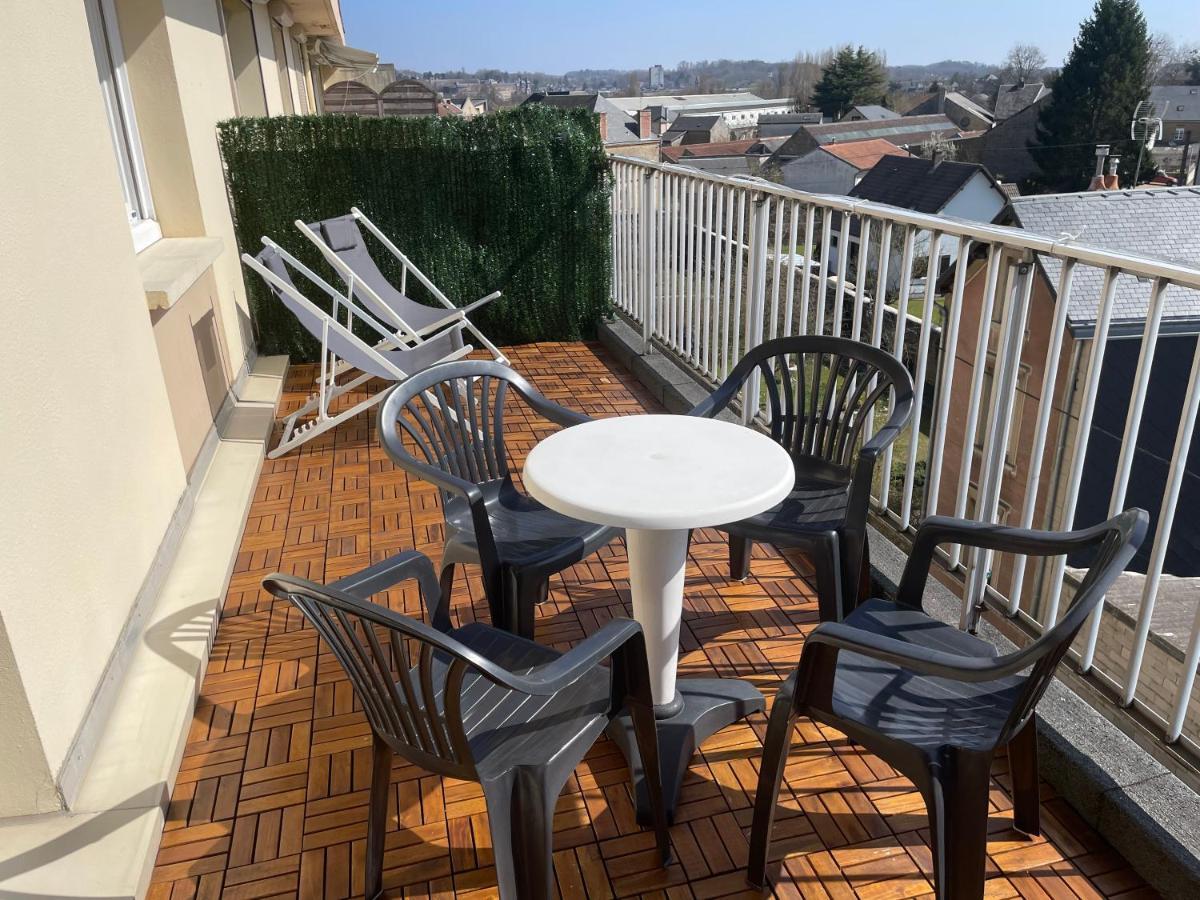 Appartement Chaleureux , Cosy, Bien Equipe Et Bien Place Sedan Eksteriør billede
